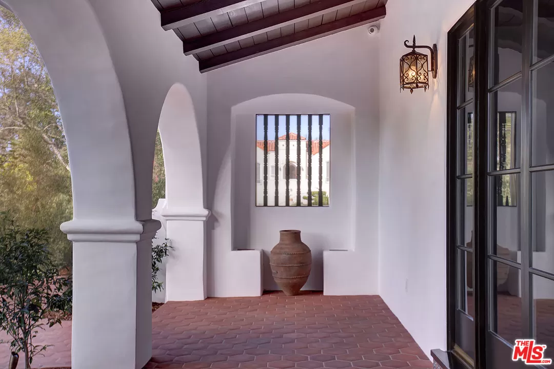 Renovation Services That Respect Coastal Architecture